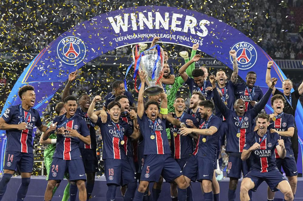 2分，又是2分！顶薪中锋被34岁老将羞辱，球迷嘲讽：这表现真的可以