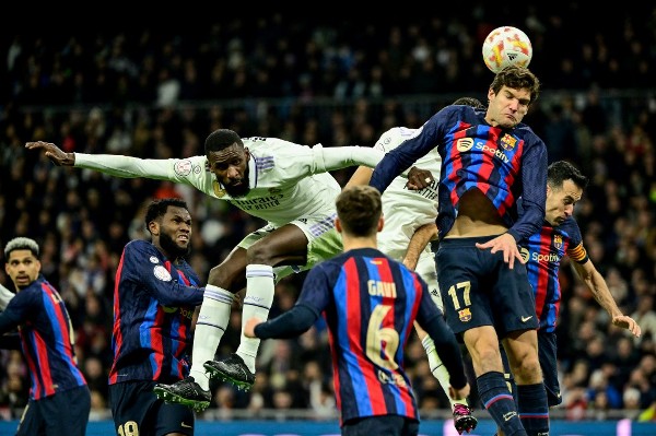 南通发布：苏超南通队载誉而归，3000多名球迷迎接城市英雄